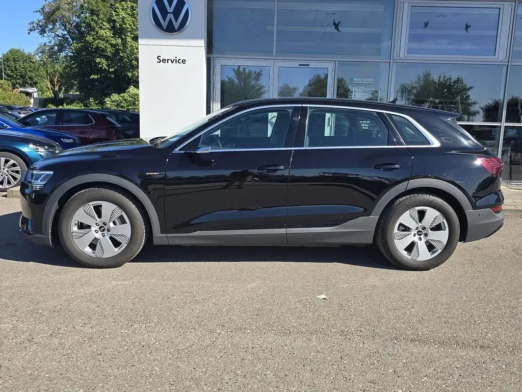 Gebraucht Audi e-tron 300 kW (408 PS) 2023 Schwarz SUV