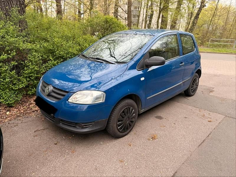 Second-hand VW Fox 55 CP (40 kW) 2006 Albastru Hatchback