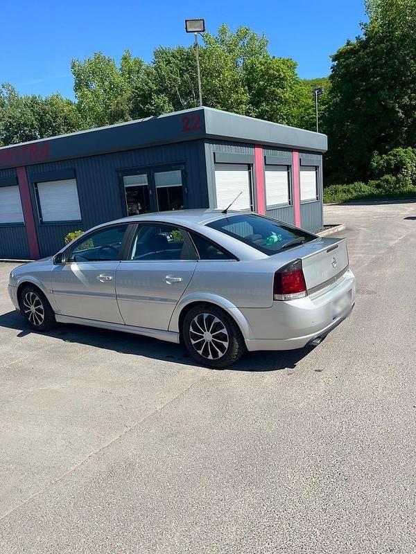 Gebraucht Opel Vectra 100 PS (73 kW) 2003 Silber Limousine