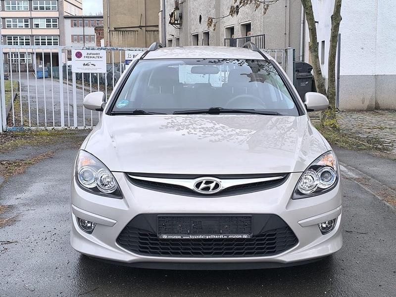 Gebraucht Hyundai i30 Classic 109 PS (80 kW) 2012 Gold Kombi
