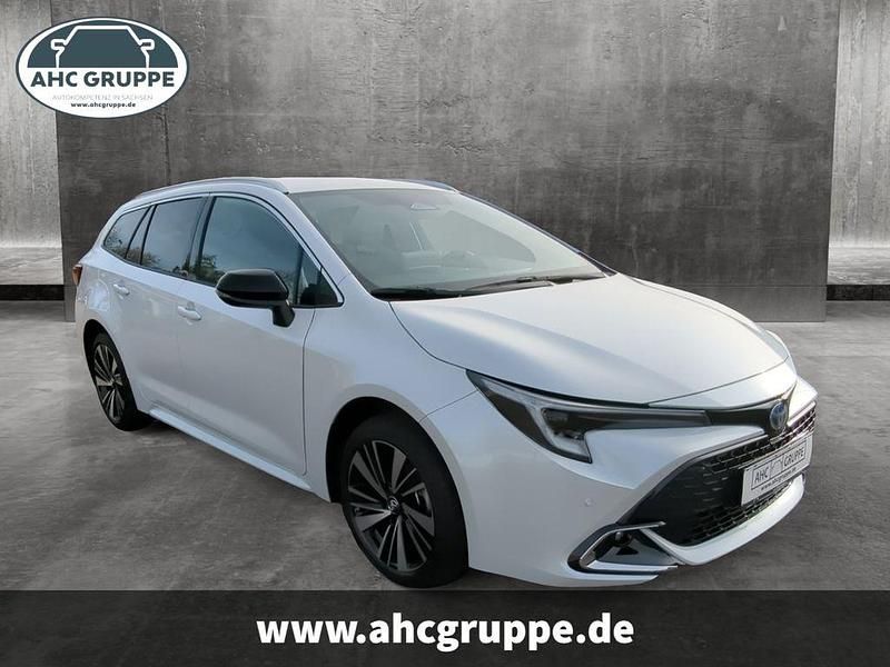 Neu Toyota Corolla Business Edition 152 PS (111 kW) 2025 Weiß Kombi