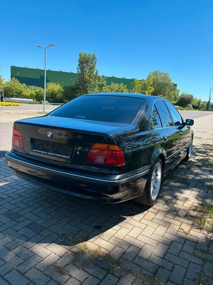 Gebraucht BMW 523 170 PS (125 kW) 1998 Schwarz Limousine