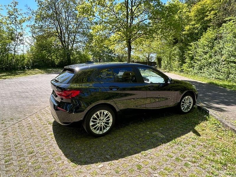 Gebraucht BMW 118 Advantage 140 PS (102 kW) 2020 Schwarz Kleinwagen