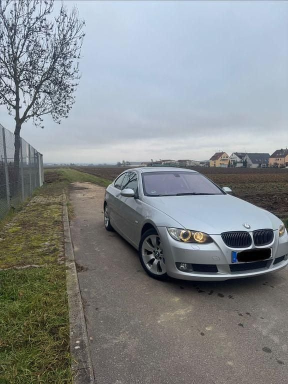 Silber Gebraucht 2007 BMW 325 Coupé | 5.900 € (Superpreis) - Bild 1/4