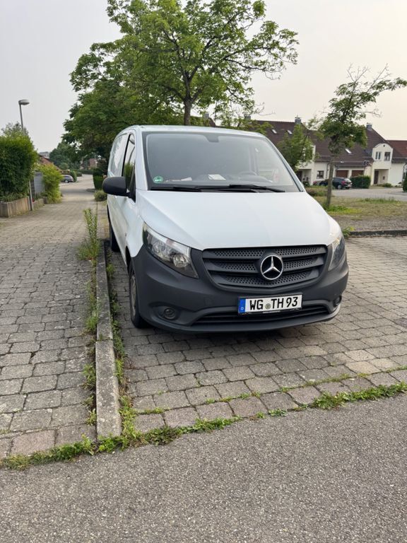 Weiß Gebraucht 2016 Mercedes Vito Van / Kleinbus | 10.490 € (Fairer Preis) - Bild 1/4
