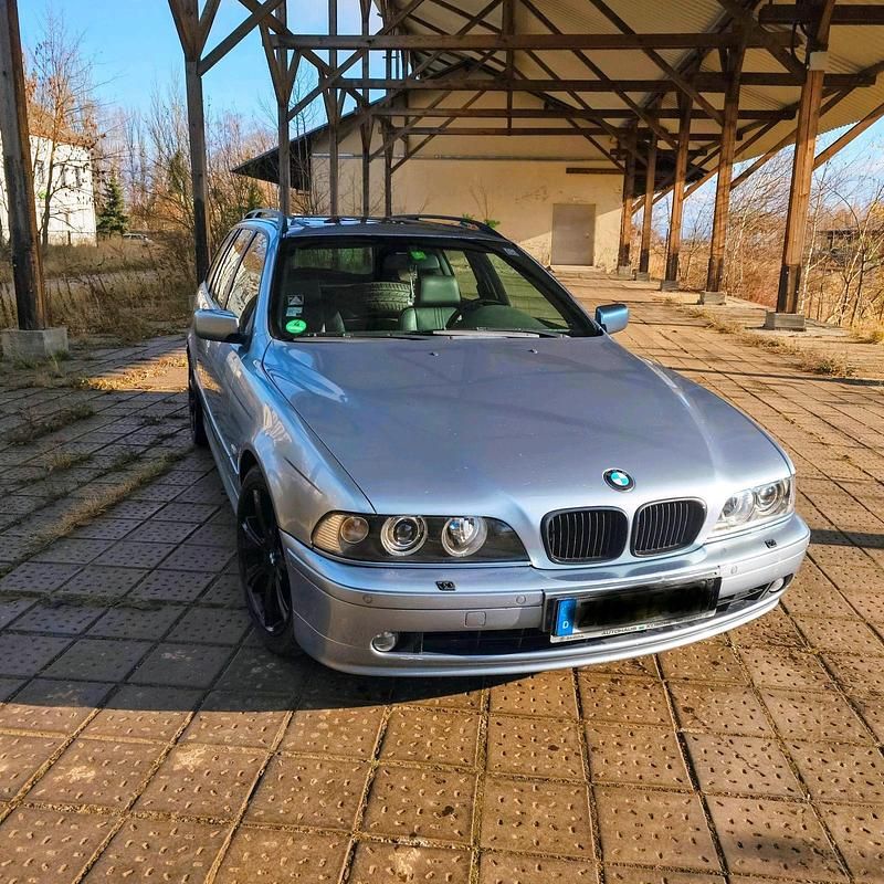 Gebraucht BMW 525 163 PS (119 kW) 2002 Blau Kombi