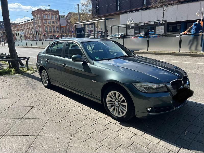 Gebraucht BMW 320 184 PS (135 kW) 2010 Limousine