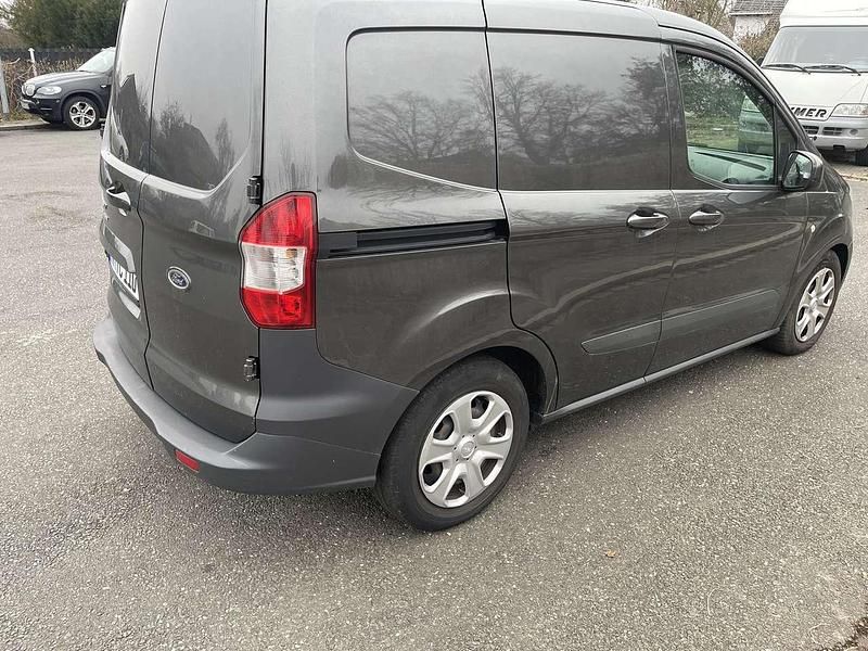 Gebraucht Ford Transit Basis 95 PS (69 kW) 2017 Van