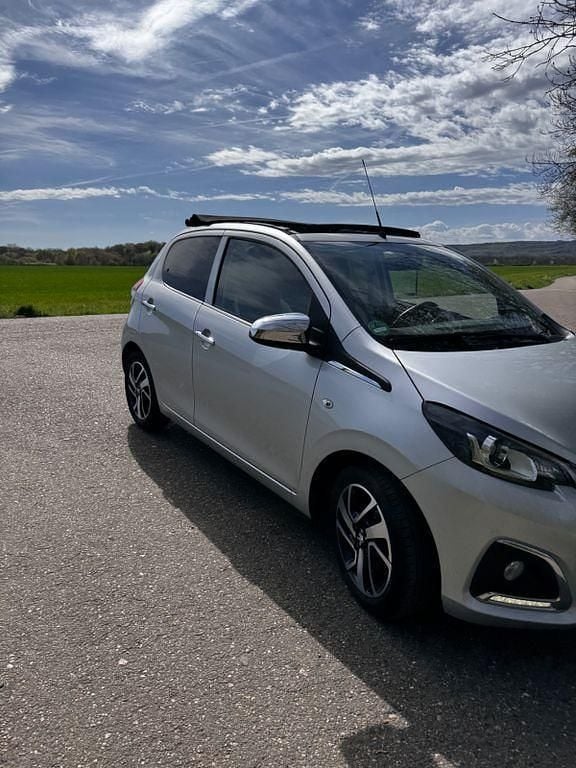 Gebraucht Peugeot 108 69 PS (50 kW) 2015 Silber Kleinwagen