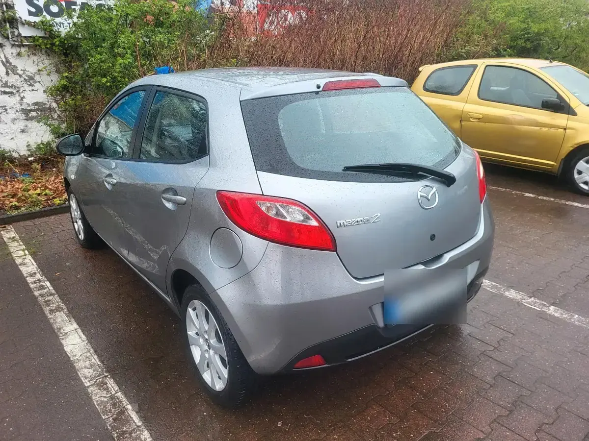Usata Mazda 2 84 CV (61 kW) 2013 Grigio Utilitaria