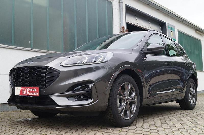 Gebraucht Ford Kuga ST-Line 151 PS (111 kW) 2023 Grau SUV