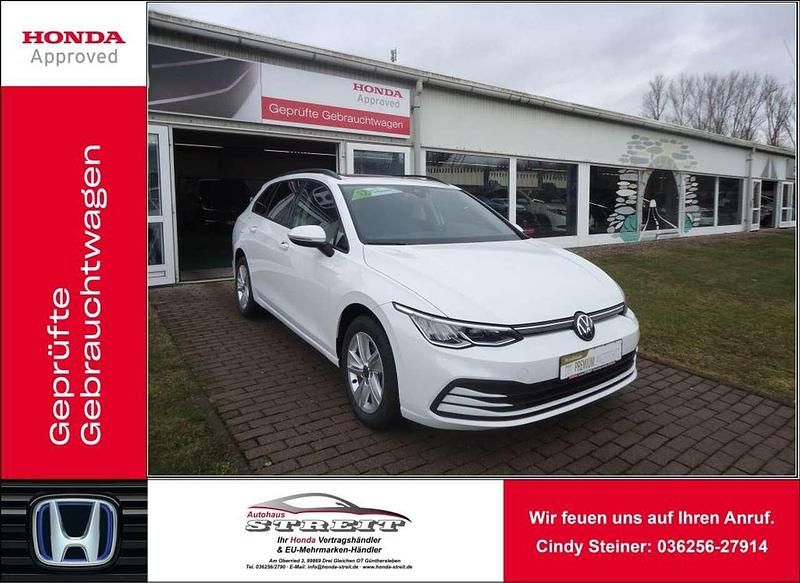 Gebraucht VW Golf VIII Life 131 PS (96 kW) 2022 Pure white Kombi