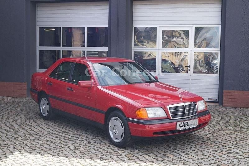 Rot Gebraucht 1995 Mercedes C180 Limousine | 6.990 € - Bild 1/4