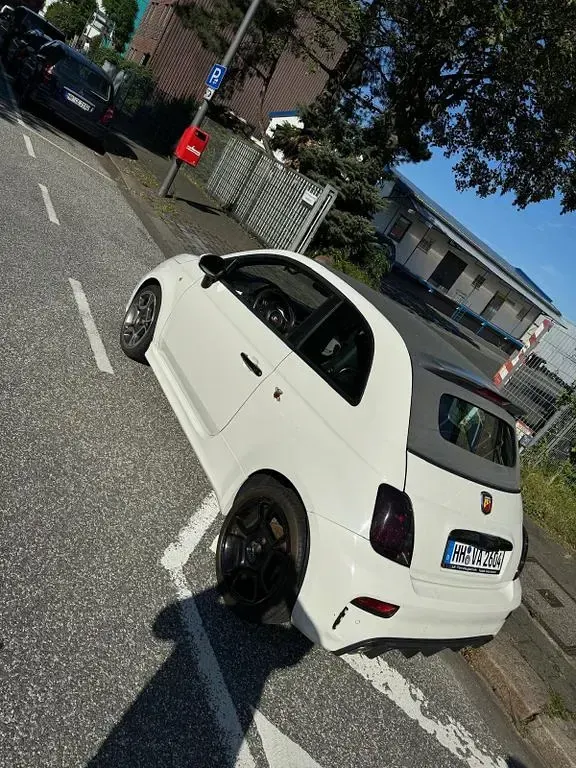 Gebraucht Abarth 500 135 PS (99 kW) 2010 Weiß Kleinwagen