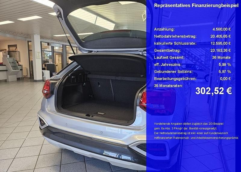 Gebraucht Audi Q2 Comfort 110 PS (80 kW) 2023 Florettsilbermet. (metallic) SUV