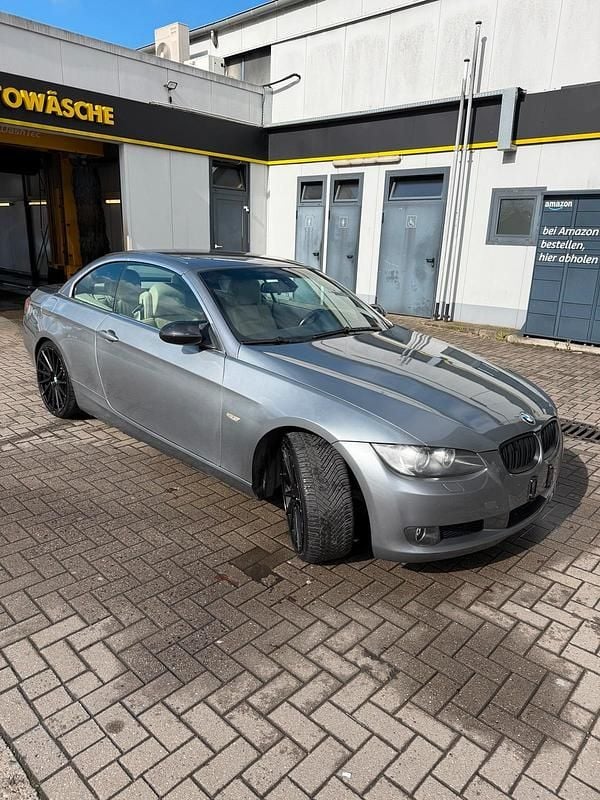 Gebraucht BMW 330 Cabriolet 231 PS (169 kW) 2008 Grau Cabrio