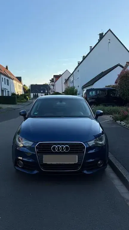 Gebraucht Audi A1 Ambition 122 PS (89 kW) 2011 Blau Kleinwagen
