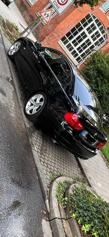 Gebraucht BMW 318 143 PS (105 kW) 2008 Schwarz Limousine