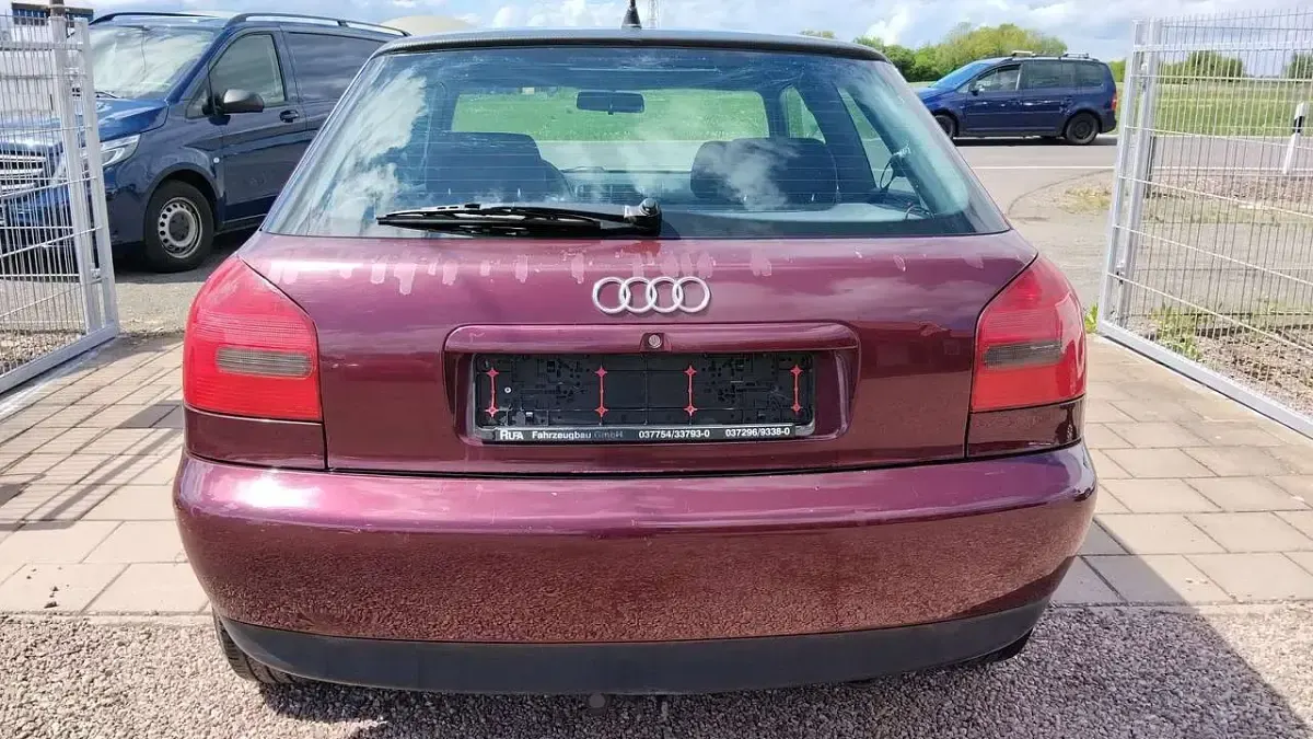 Gebraucht Audi A3 Attraction 125 PS (91 kW) 1997 Violett Kleinwagen
