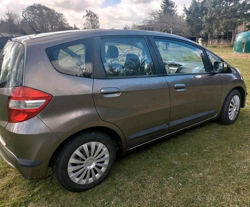 Gebraucht Honda Jazz 101 PS (74 kW) 2012 Braun Kleinwagen