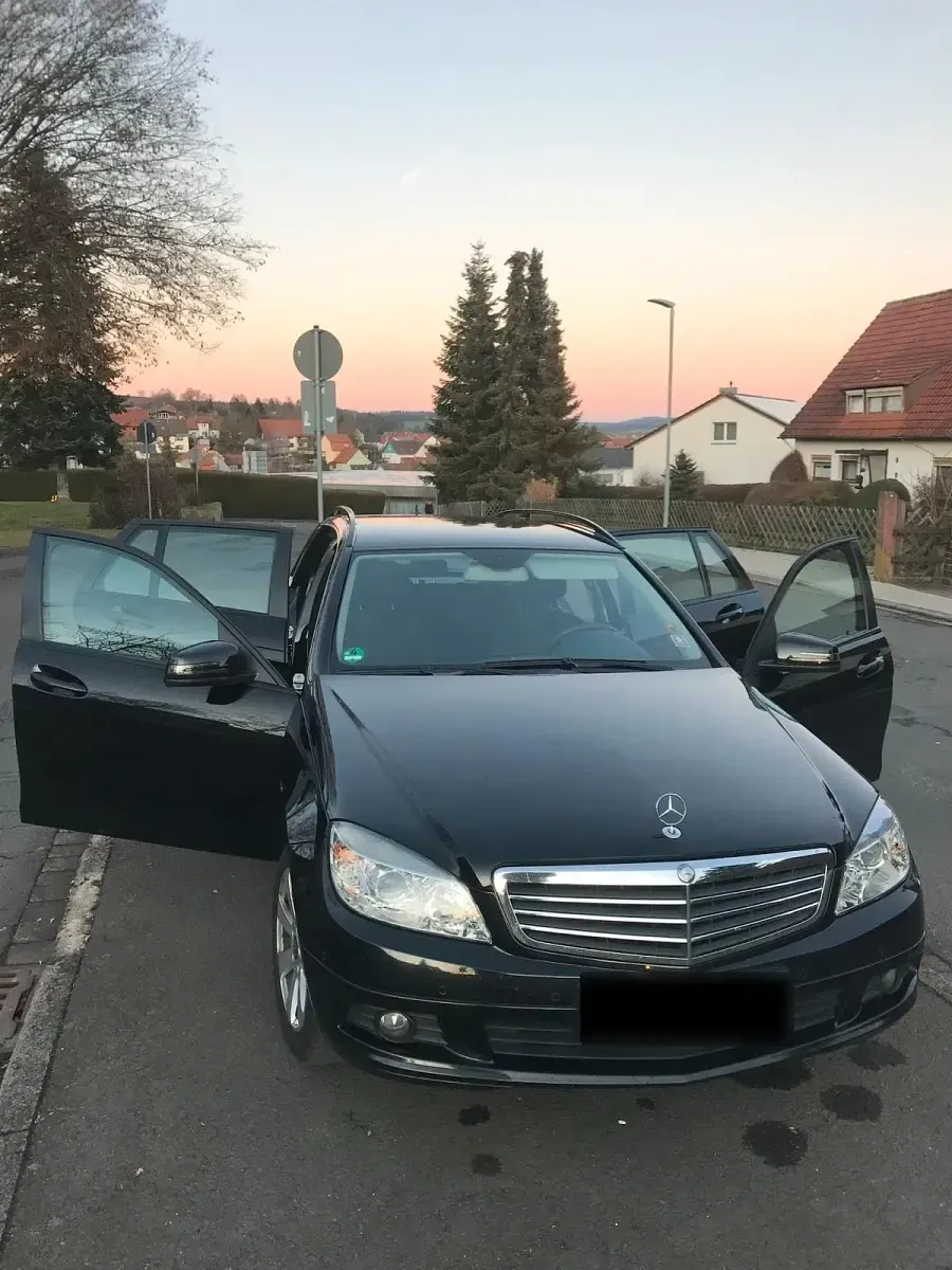 Gebraucht Mercedes C200 136 PS (100 kW) 2009 Schwarz Kombi