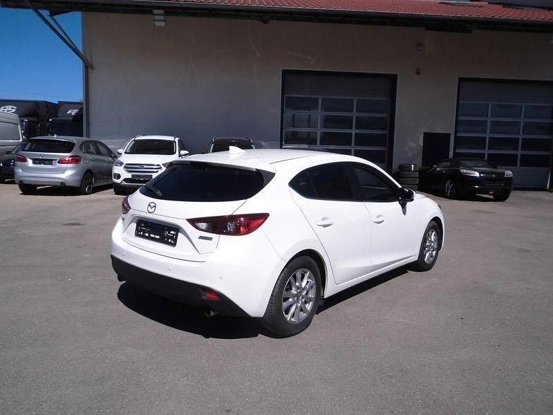 Gebraucht Mazda 3 Center-Line 150 PS (110 kW) 2015 Weiß Limousine