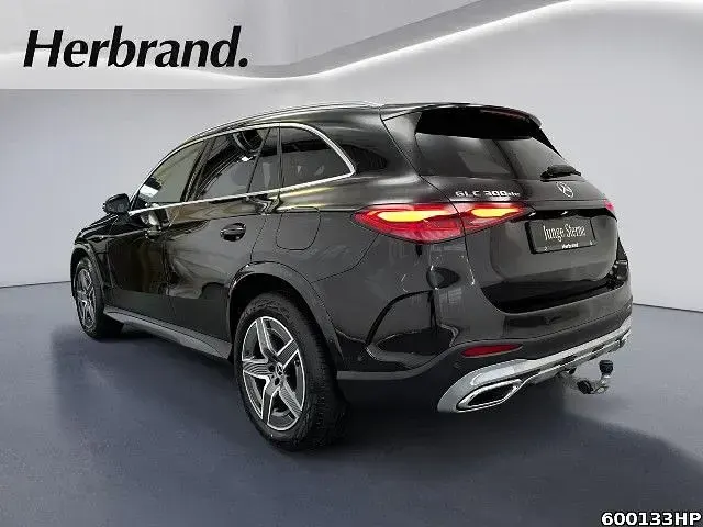 Gebraucht Mercedes GLC300e AMG 333 PS (244 kW) 2025 Metalliclack obsidianschwarz SUV