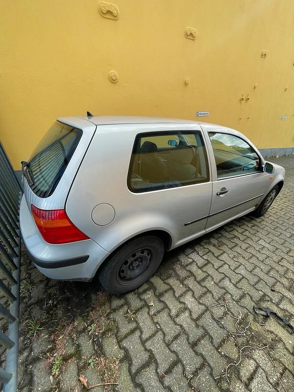 Gebraucht VW Golf IV 75 PS (55 kW) 1999 Silber Kleinwagen