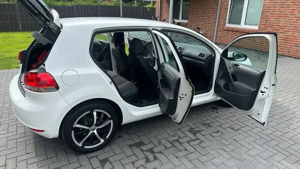 Gebraucht VW Golf VI Trendline 80 PS (58 kW) 2009 Weiß Kleinwagen
