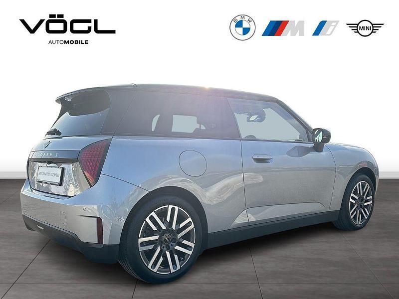 Gebraucht Mini Cooper SE Classic 160 kW (218 PS) 2024 Melting silver iii Kleinwagen