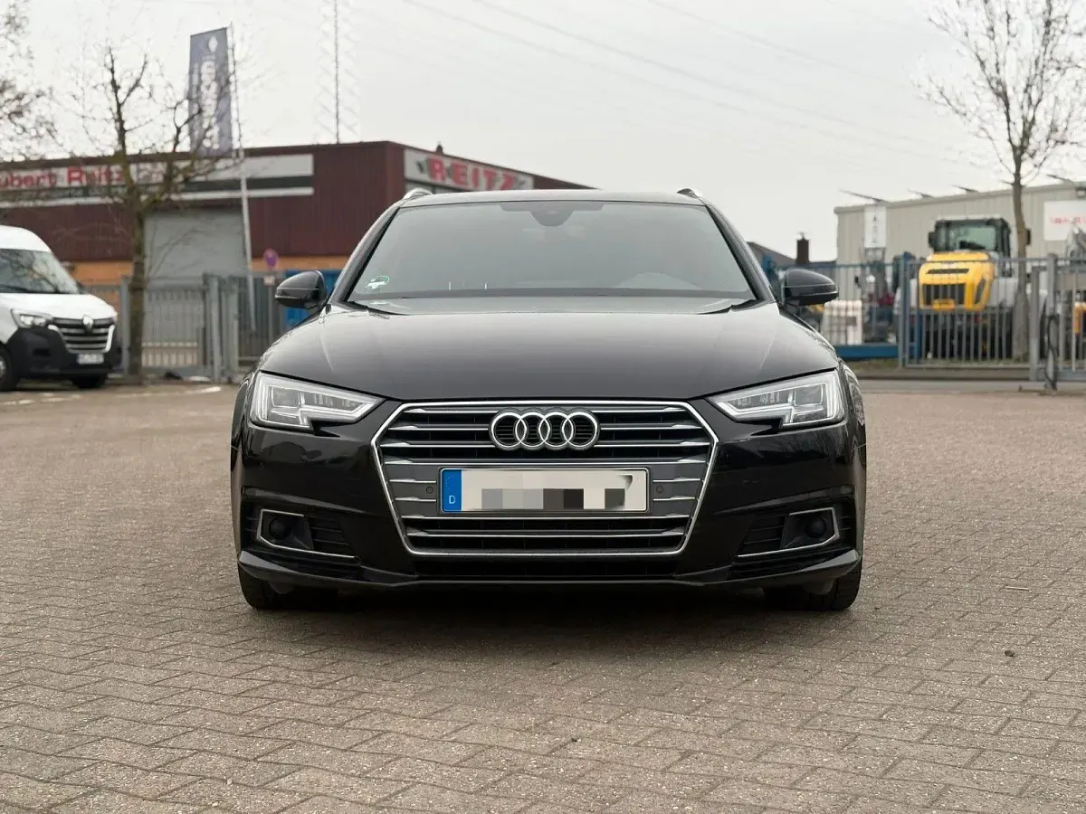 Używany Audi A4 Performance 150 KM (110 kW) 2018 Czarny Kombi