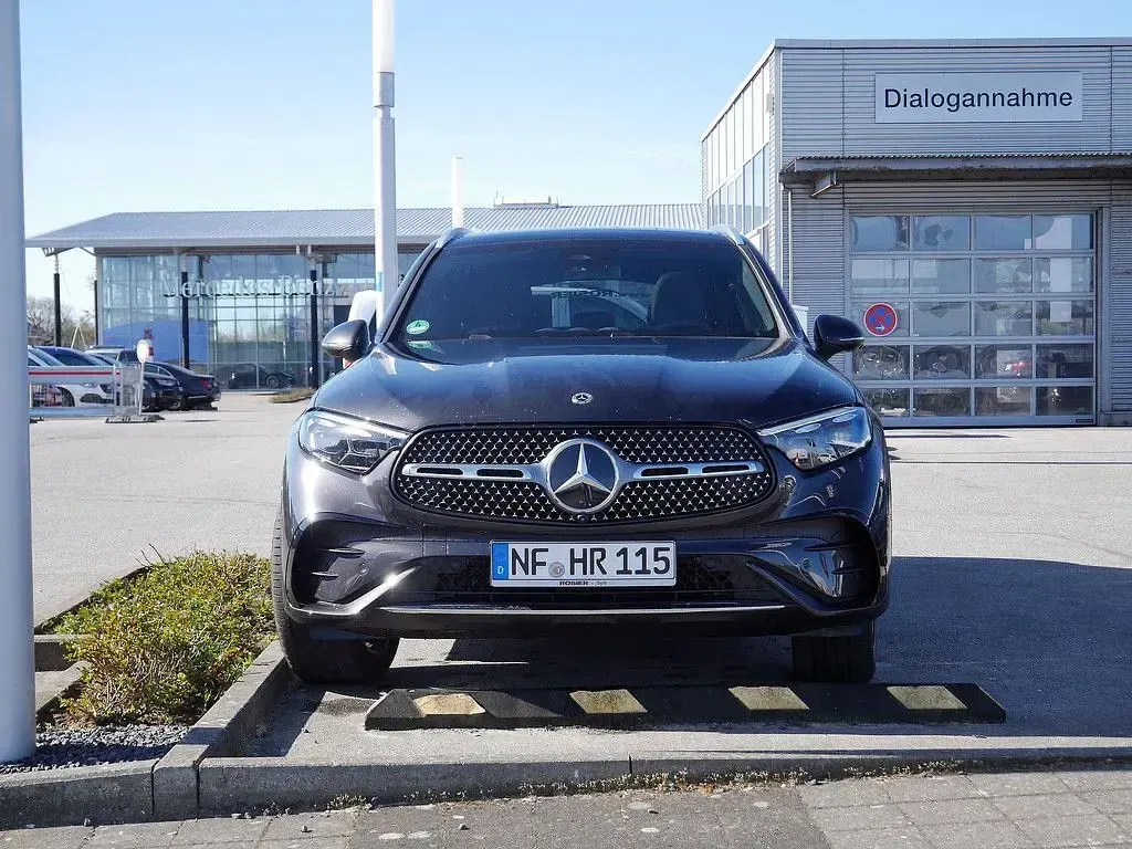 Gebraucht Mercedes GLC220 Advanced Plus 197 PS (144 kW) 2026 Grau / graphitgrau SUV