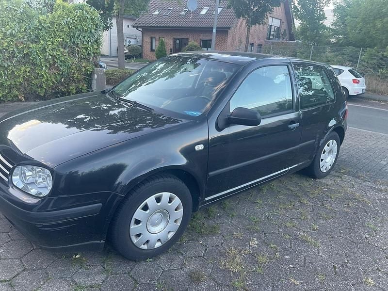 Second-hand VW Golf IV 2003 Negru Hatchback