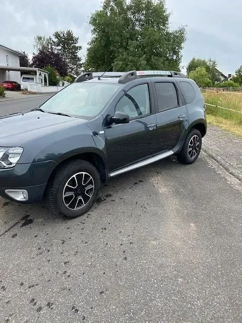 Gebraucht Dacia Duster Black Shadow 109 PS (80 kW) 2017 Grau SUV
