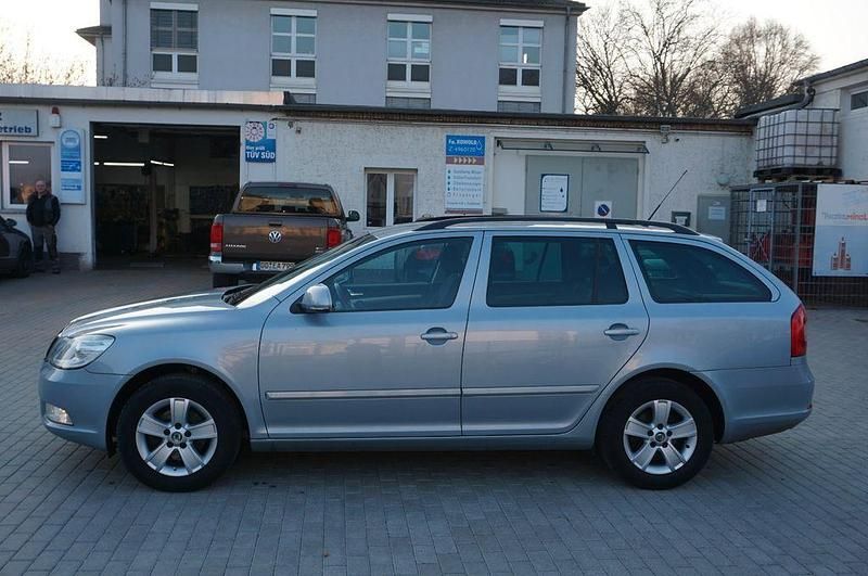 Gebraucht Skoda Octavia Impuls Edition 122 PS (89 kW) 2010 Blau Kombi