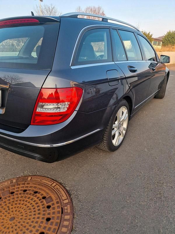 Gebraucht Mercedes C220 170 PS (125 kW) 2014 Grau Kombi