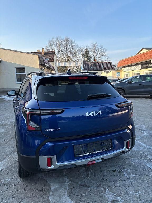 Neu Kia Stonic Vision 101 PS (74 kW) 2026 Blau SUV