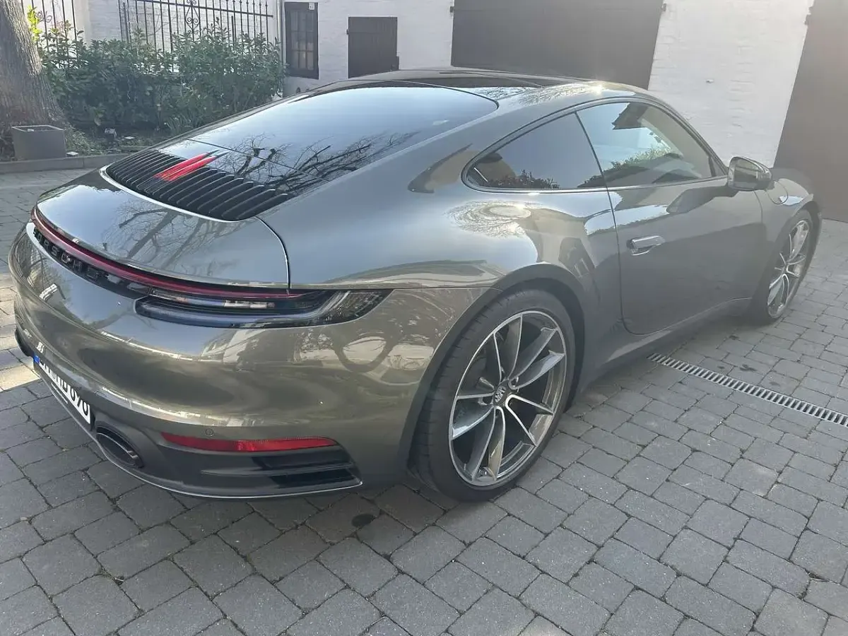 Gebraucht Porsche 911 Carrera 385 PS (283 kW) 2023 Grün Coupé