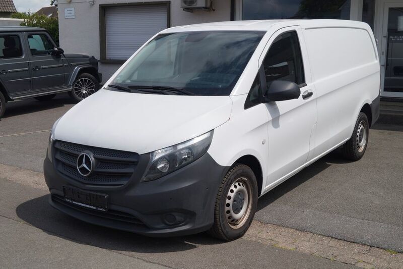 Weiß Gebraucht 2021 Mercedes Vito Van / Kleinbus | 16.890 € (Superpreis) - Bild 1/4