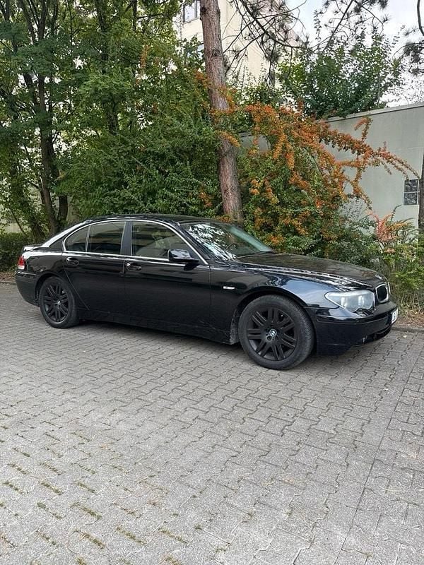 Schwarz Gebraucht 2002 BMW 735 Limousine | 2.900 € (Superpreis) - Bild 1/4