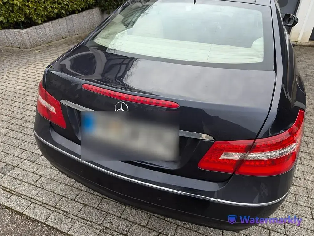 Gebraucht Mercedes E250 Elegance 204 PS (150 kW) 2009 Blau Coupé