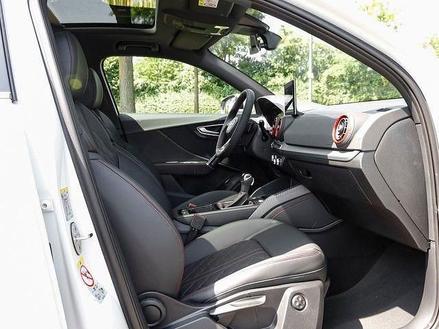 Gebraucht Audi Q2 S-Line 150 PS (110 kW) 2025 Gletscherweiß metallic SUV
