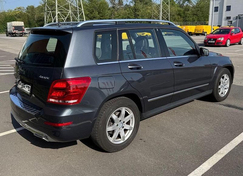 Grau Gebraucht 2014 Mercedes GLK350 SUV | 25.999 € (Etwas zu teuer) - Bild 1/4