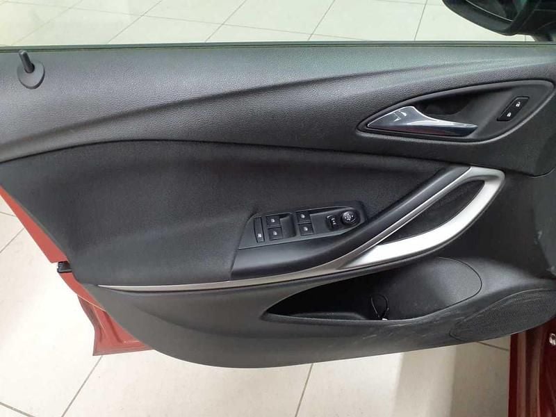 Gebraucht Opel Astra Edition 110 PS (80 kW) 2022 Chili rot metalic Kombi