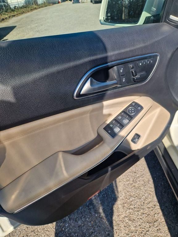 Gebraucht Mercedes GLA250 211 PS (155 kW) 2018 Weiß SUV