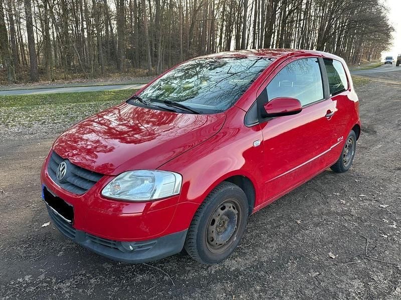 Gebraucht VW Fox Style 55 PS (40 kW) 2011 Rot Kleinwagen