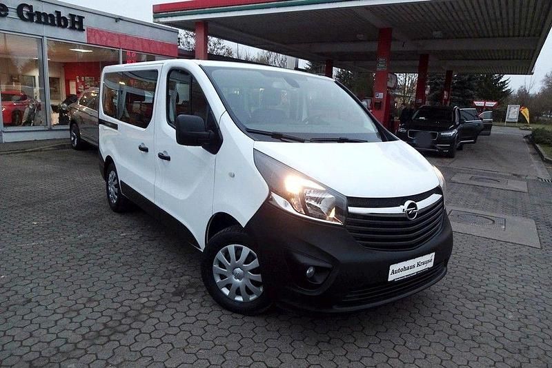 Gebraucht Opel Vivaro 95 PS (69 kW) 2019 Casablancaweiss/glacier/arctic Van / Kleinbus