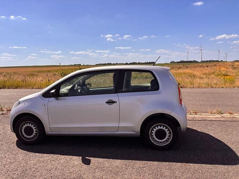 Grau Gebraucht 2015 Seat Mii Kleinwagen | 5.500 € (Guter Preis) - Bild 1/4