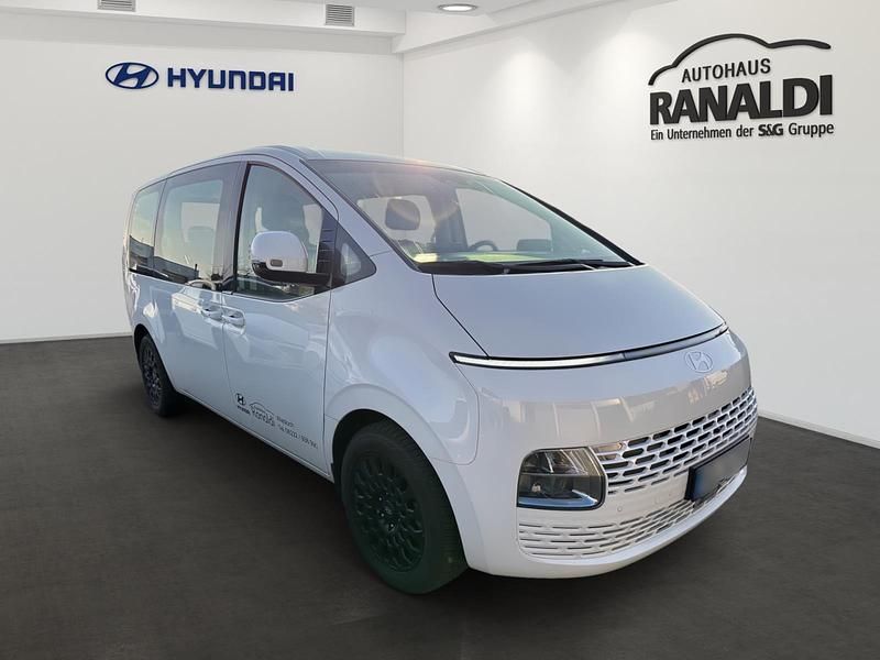 Gebraucht Hyundai Staria Trend 224 PS (164 kW) 2024 Weiss Van / Kleinbus