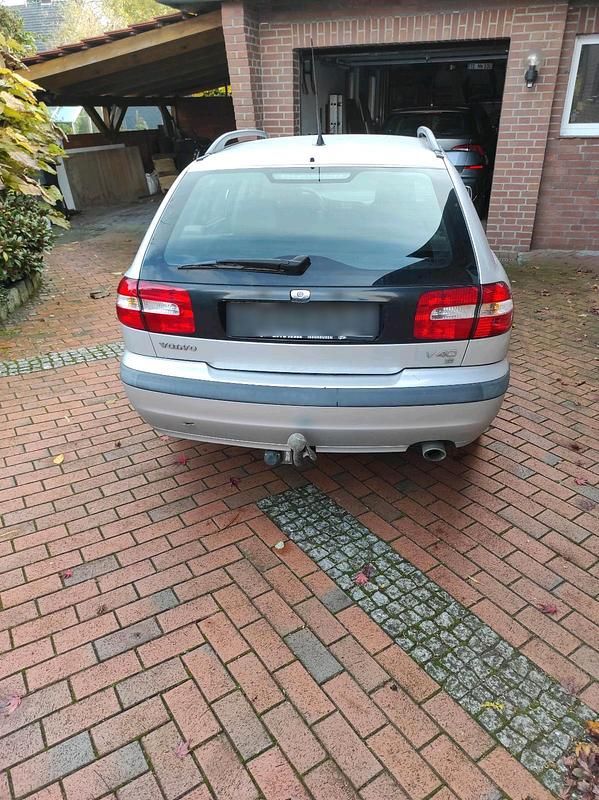 Gebraucht Volvo V40 122 PS (89 kW) 2003 Silber Kombi